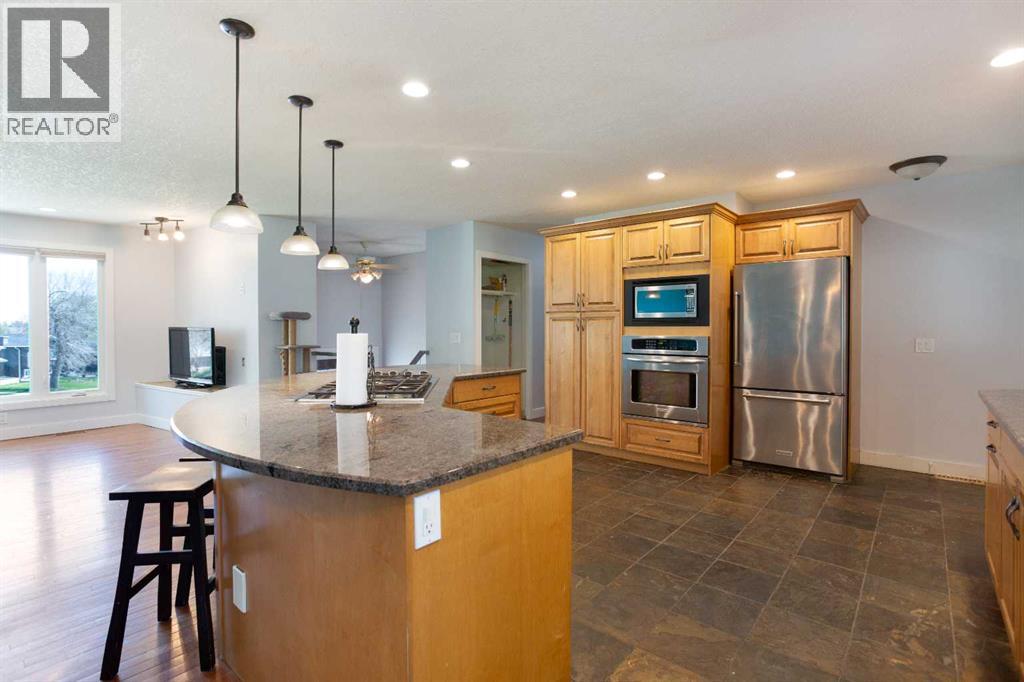 227 Cantrell Place SW, Calgary, Alberta  T2W 1X3 - Photo 5 - A2303854