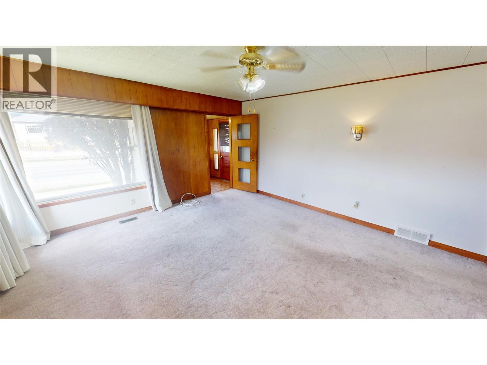 226 7th Avenue S, Cranbrook, British Columbia V1C 2J5 - Photo 5 - 10387693