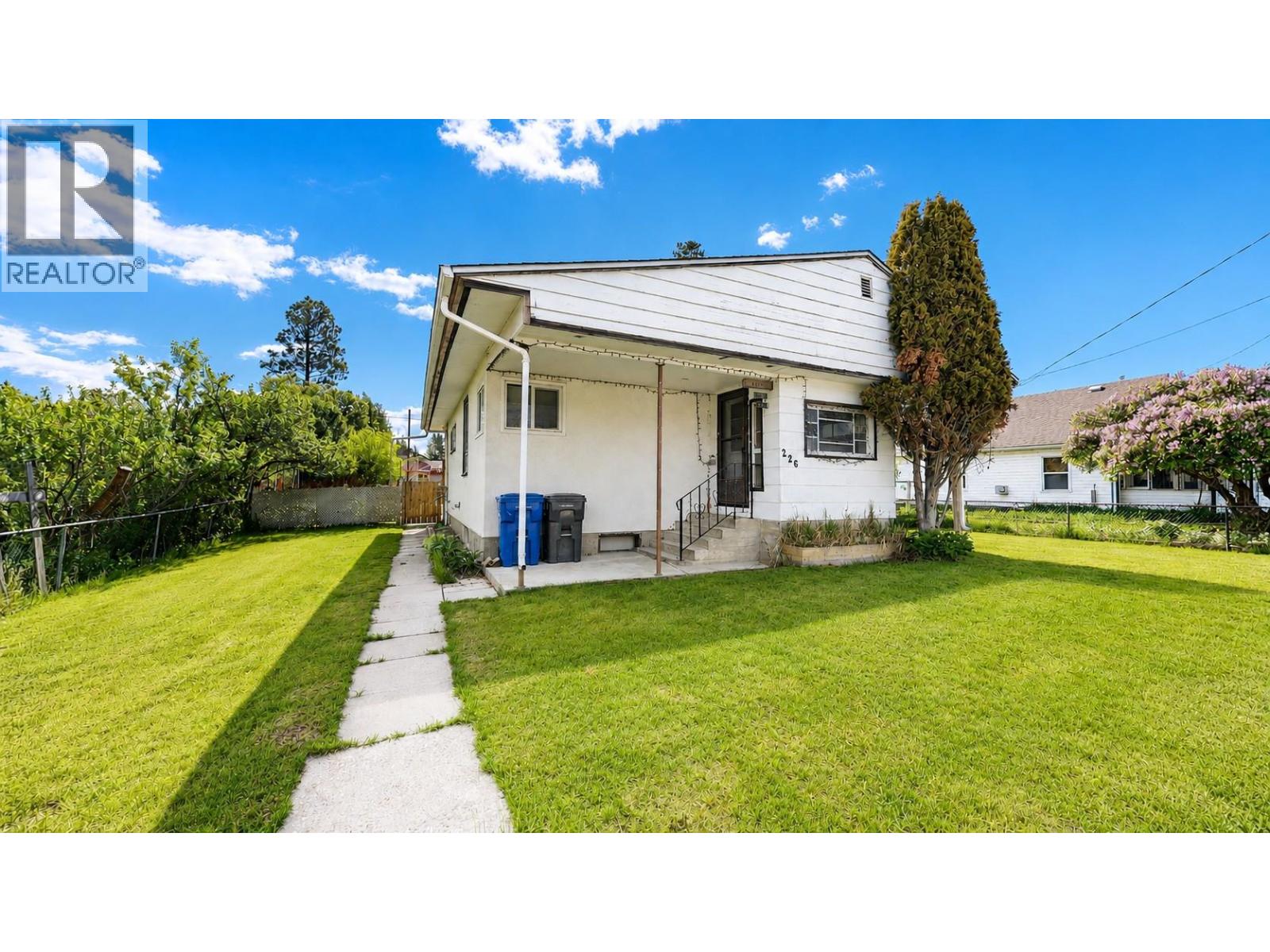 226 7th Avenue S, Cranbrook, British Columbia V1C 2J5 - Photo 1 - 10387693