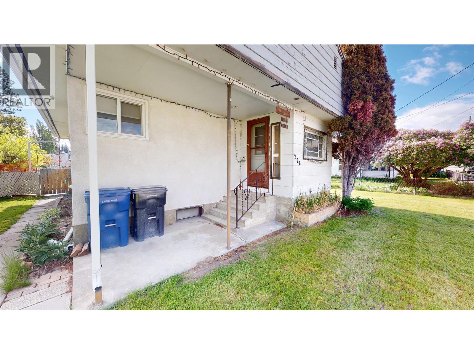 226 7th Avenue S, Cranbrook, British Columbia V1C 2J5 - Photo 3 - 10387693