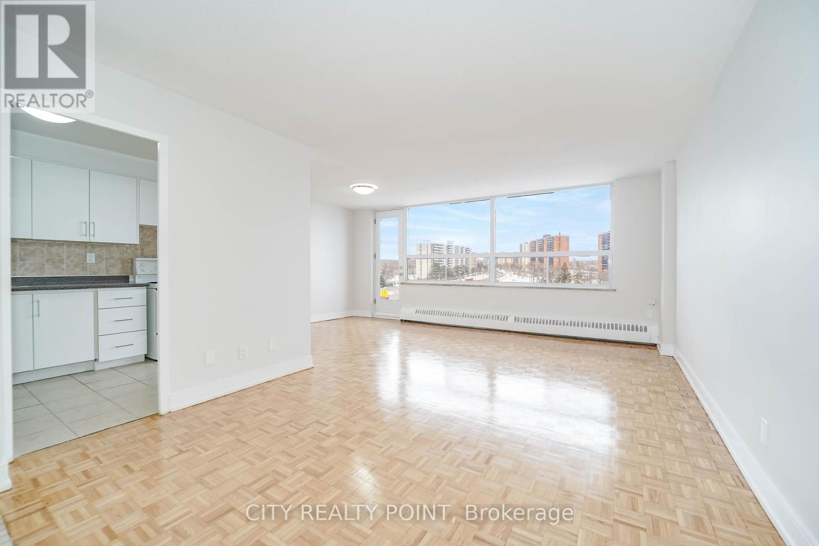 1504 - 6200 Bathurst Street, Toronto, Ontario  M2R 2A3 - Photo 3 - C13138498