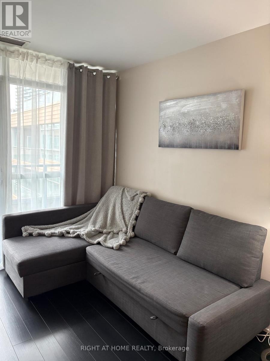 1021 - 10 Capreol Court, Toronto, Ontario  M5V 4B3 - Photo 10 - C13138534