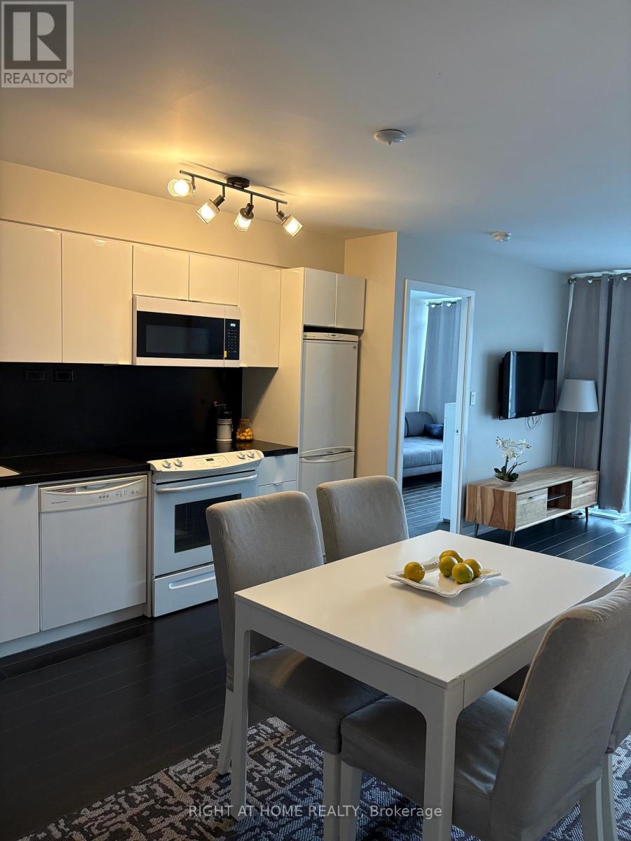1021 - 10 Capreol Court, Toronto, Ontario  M5V 4B3 - Photo 24 - C13138534