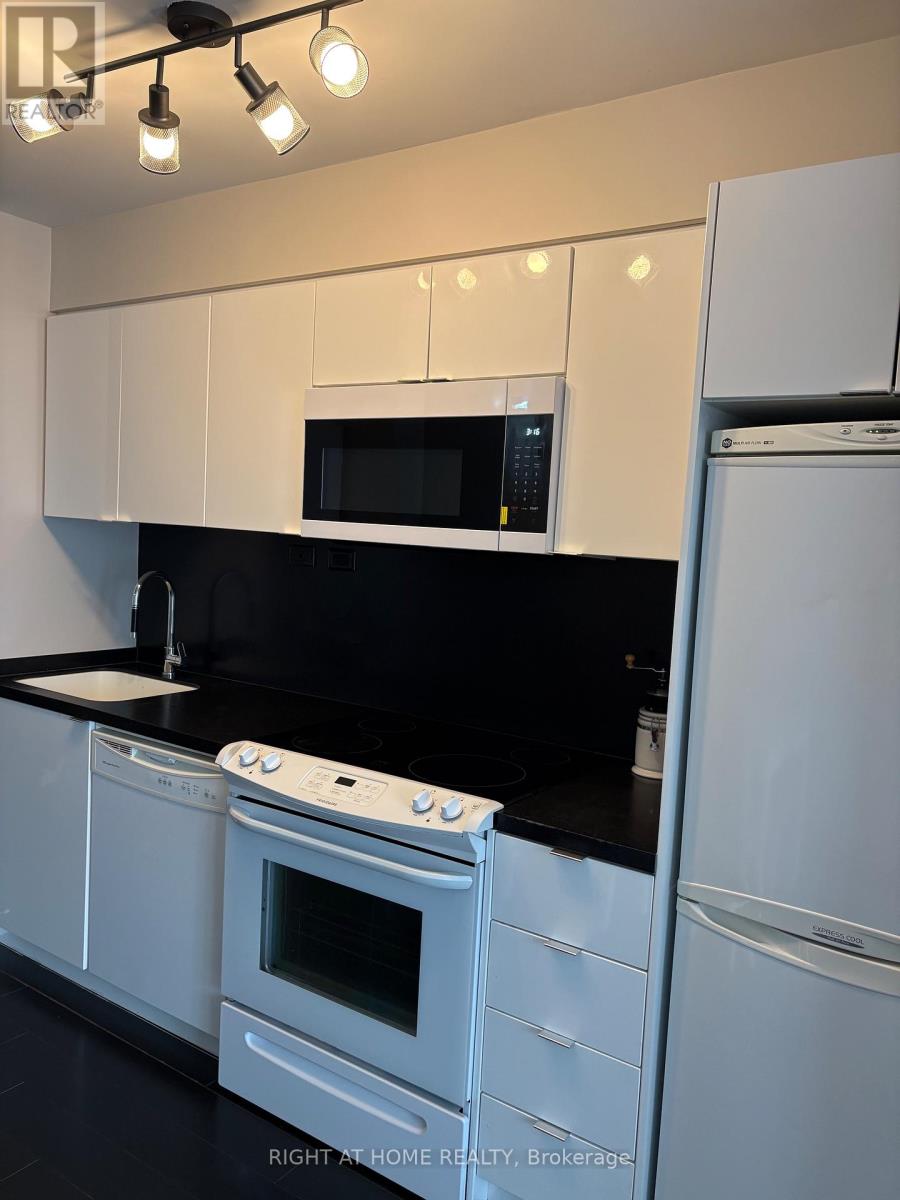 1021 - 10 Capreol Court, Toronto, Ontario  M5V 4B3 - Photo 26 - C13138534