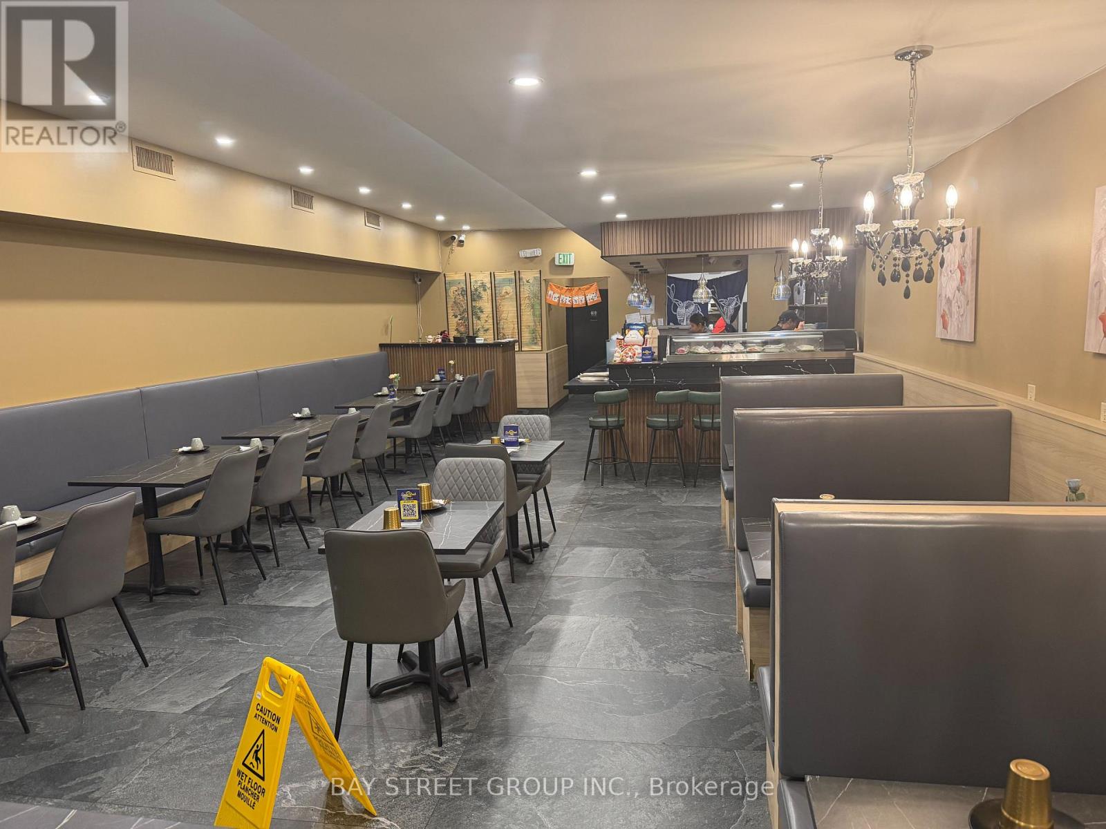 48 St Clair Avenue E, Toronto, Ontario  M4T 1M9 - Photo 3 - C13138538