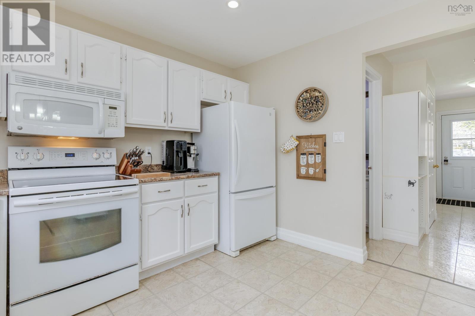 208 Breeze Drive, Dartmouth, Nova Scotia  B2X 3J7 - Photo 12 - 202611149