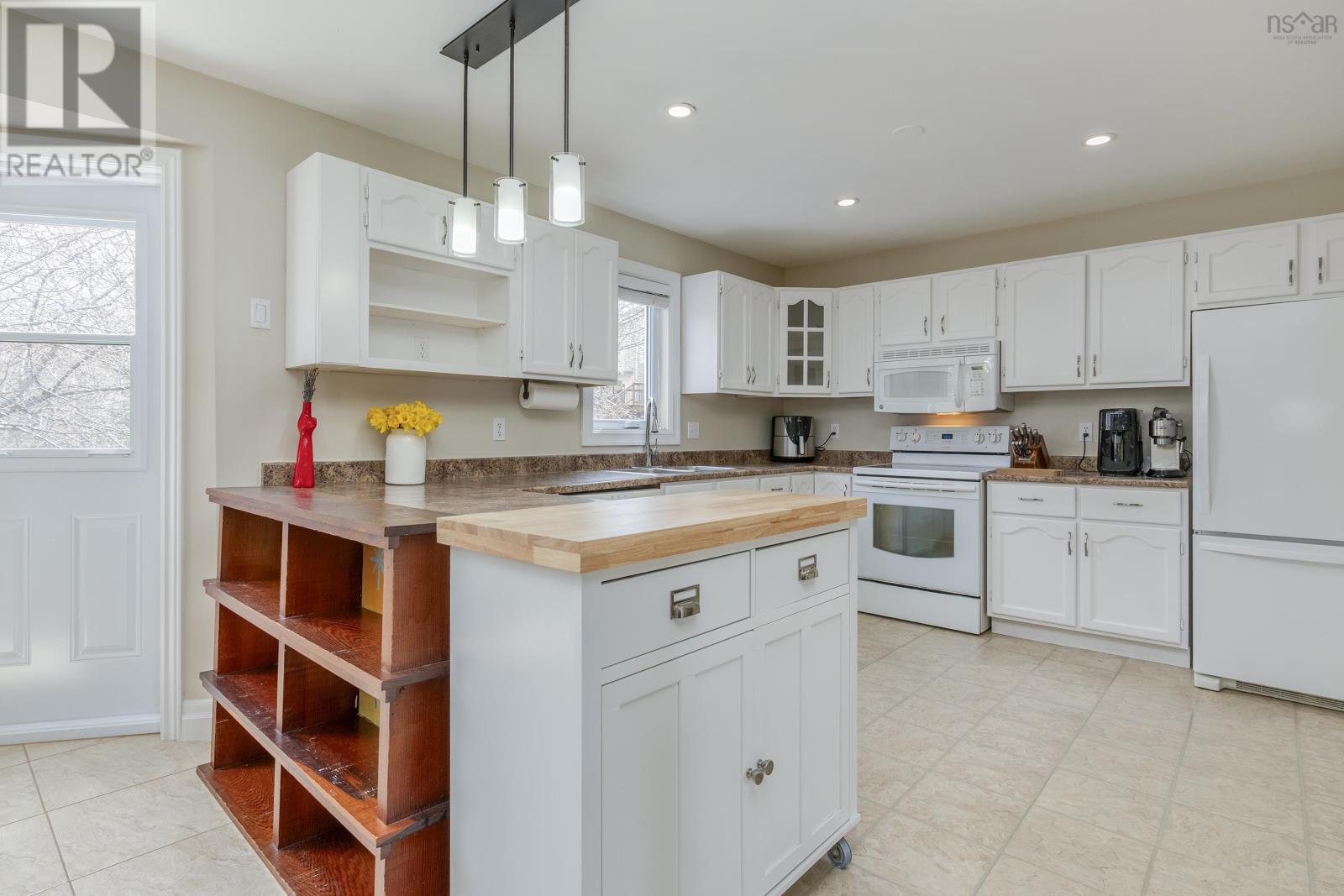208 Breeze Drive, Dartmouth, Nova Scotia  B2X 3J7 - Photo 9 - 202611149