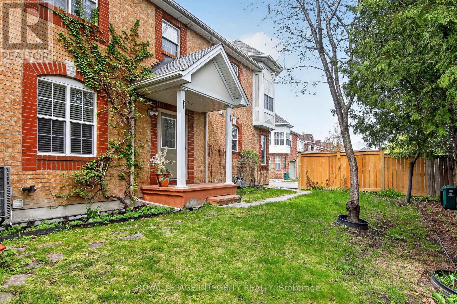 35 HEARTLEAF PRIVATE, Ottawa, Ontario