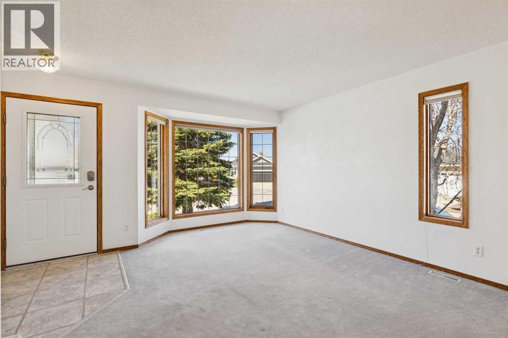 135 Sceptre Close NW, Calgary, Alberta  T3L 1Y2 - Photo 11 - A2288565