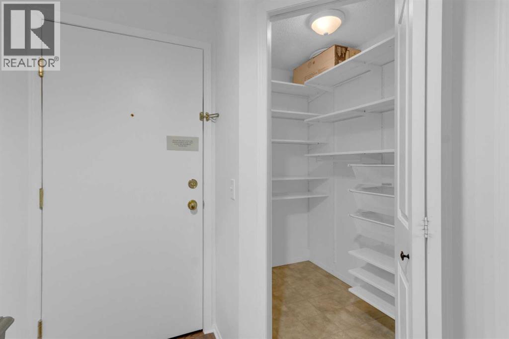 306, 6000 Somervale Court SW, Calgary, Alberta  T2Y 4J4 - Photo 4 - A2298049