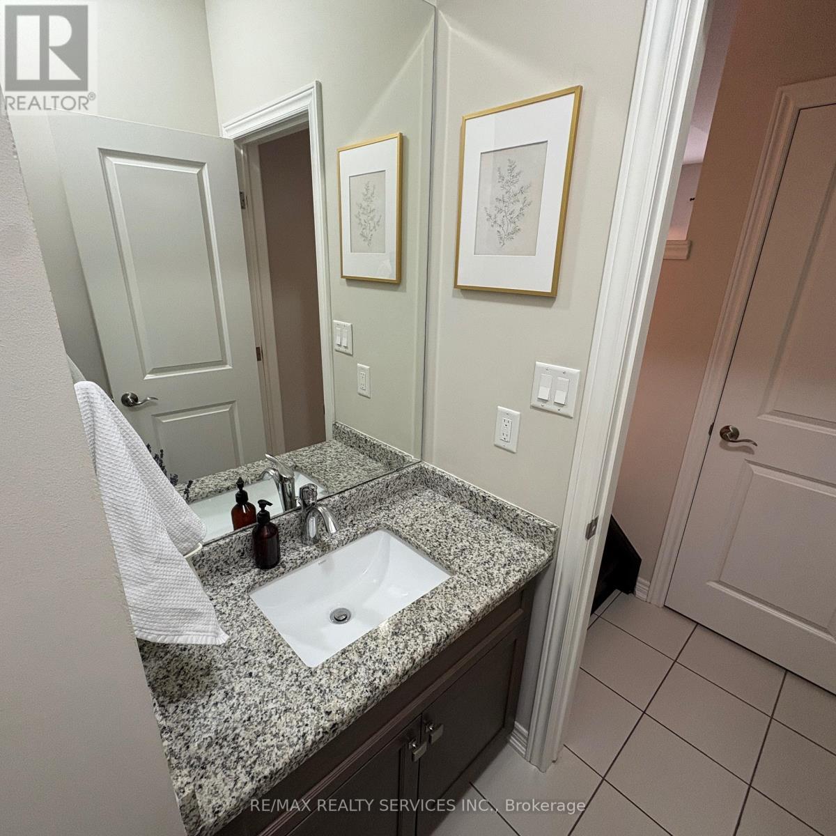 7 Sonoma Valley Crescent, Hamilton, Ontario L9B 0J9 - Photo 10 - X13132446