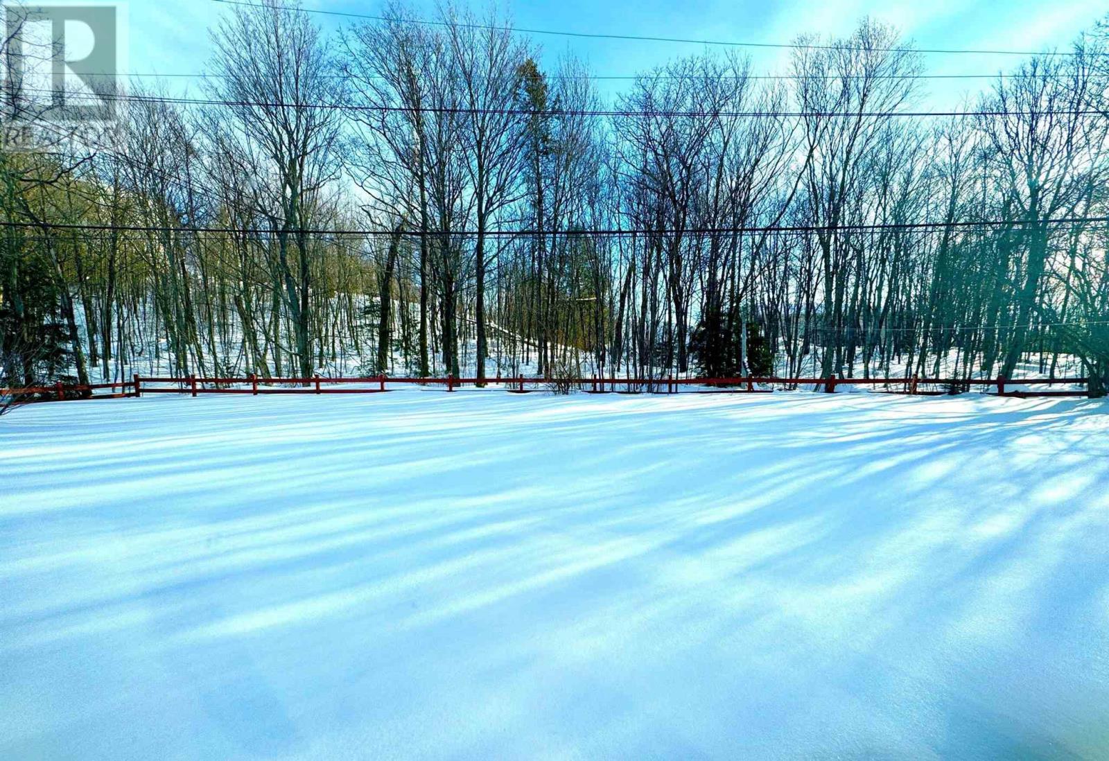 25 Gillanders Rd, Elliot Lake, Ontario  P5A 1W4 - Photo 2 - SM260374