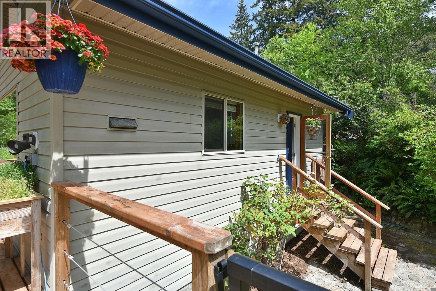 5794 Trout Lake Road, Halfmoon Bay, British Columbia  V7Z 1H1 - Photo 13 - R3124388