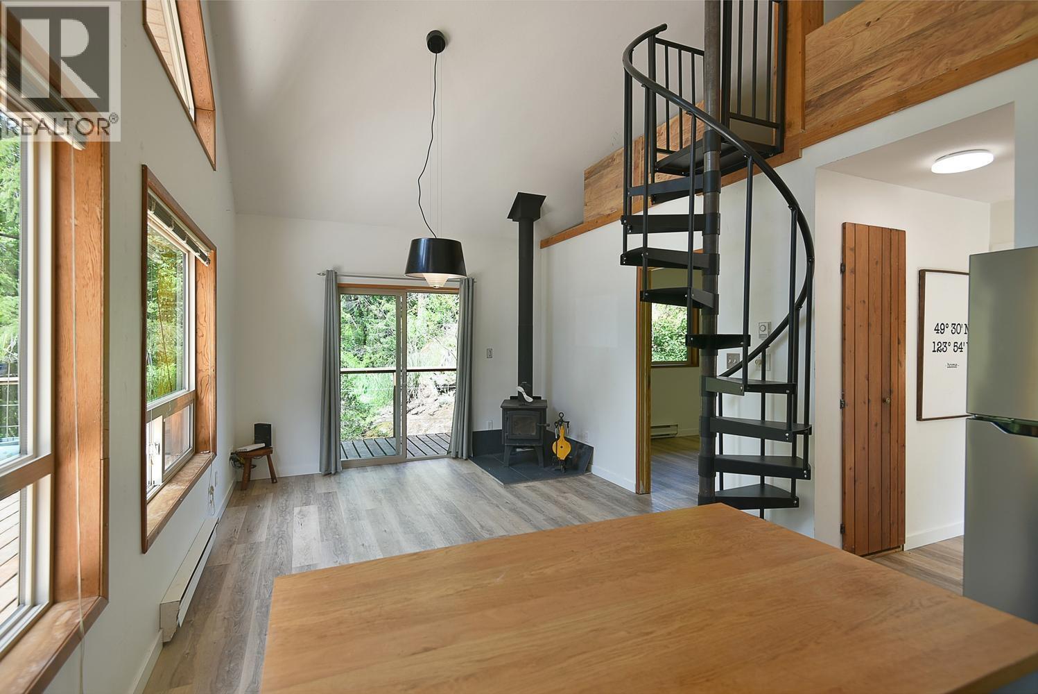 5794 Trout Lake Road, Halfmoon Bay, British Columbia  V7Z 1H1 - Photo 5 - R3124388