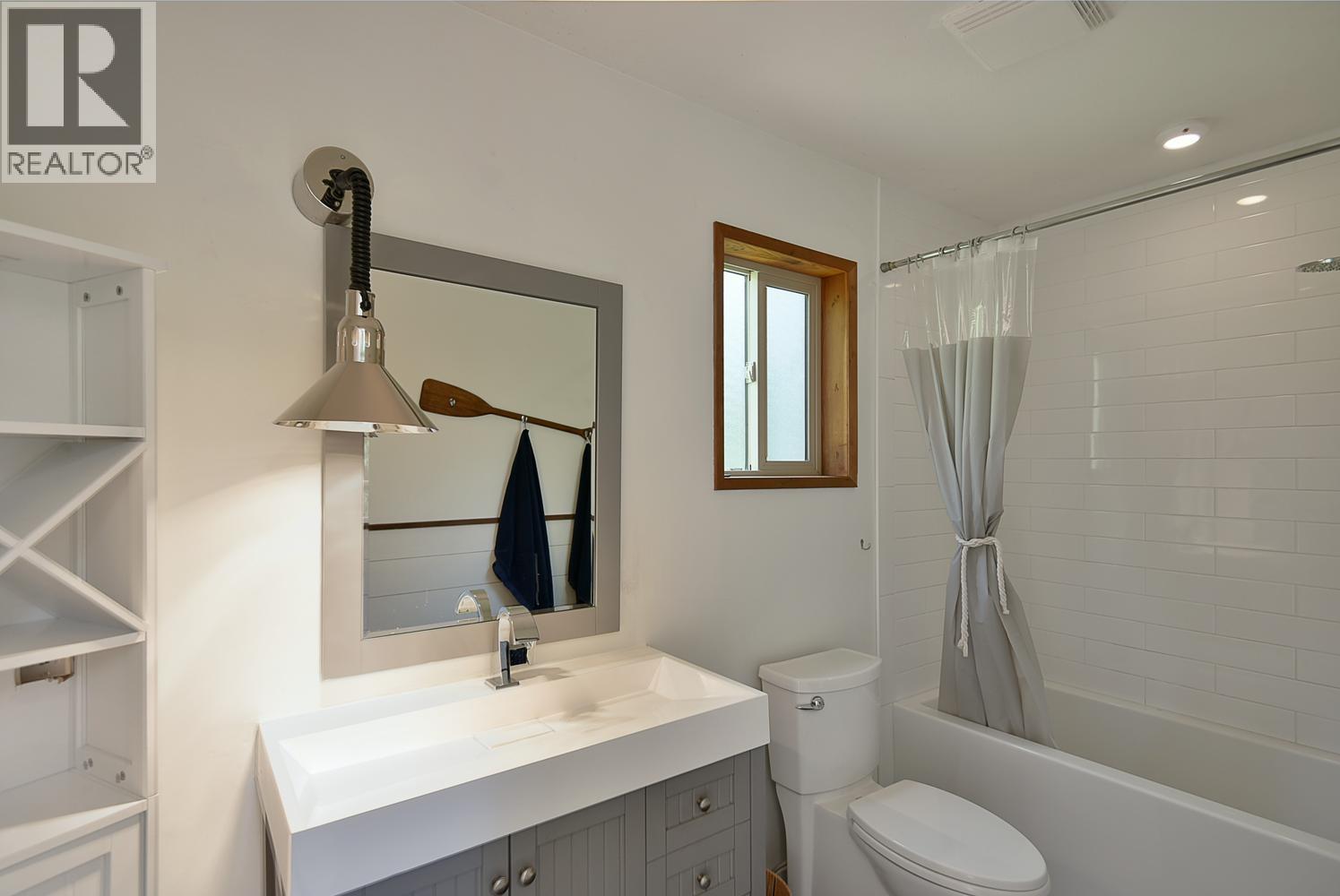 5794 Trout Lake Road, Halfmoon Bay, British Columbia  V7Z 1H1 - Photo 11 - R3124388