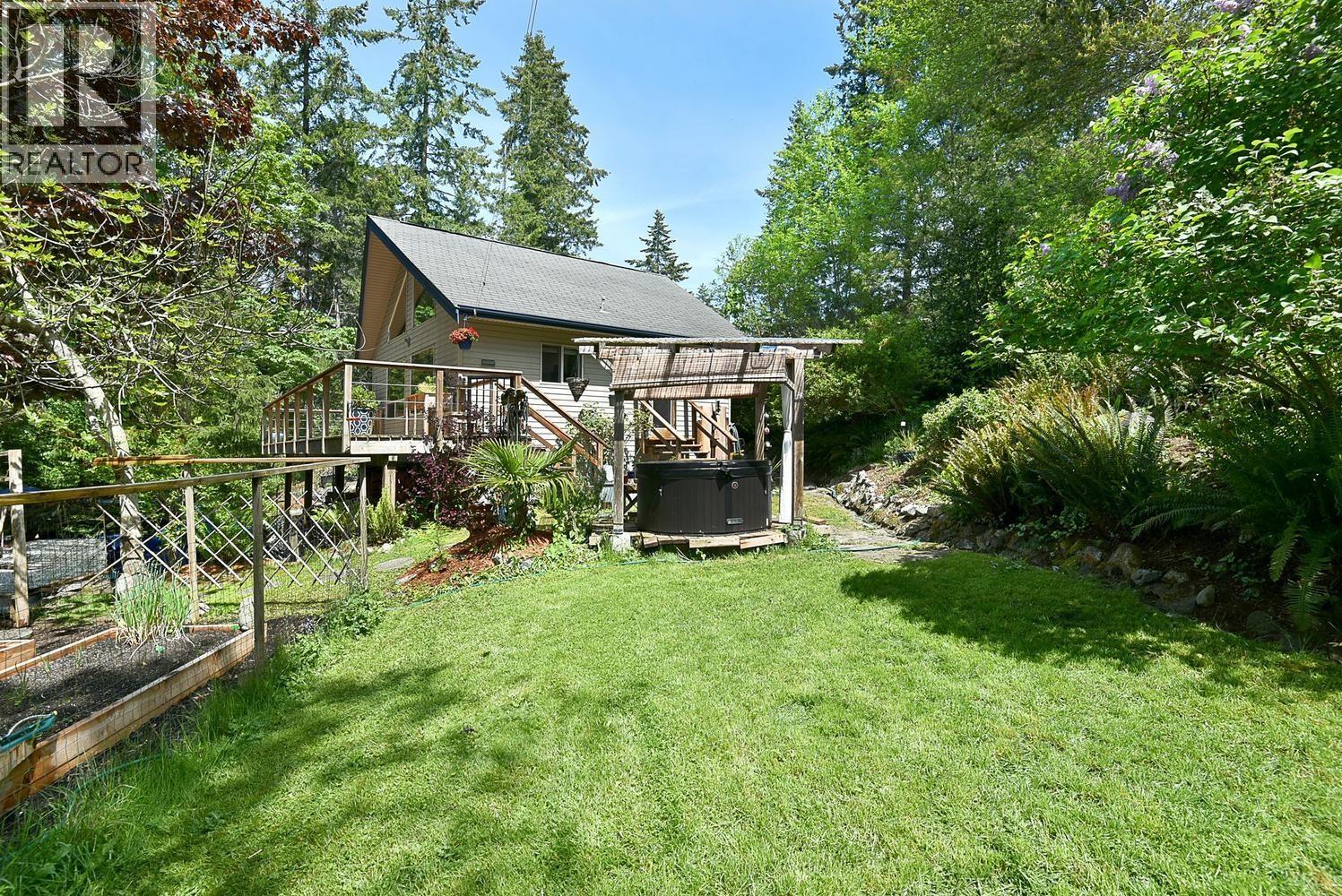 5794 TROUT LAKE ROAD, Halfmoon Bay, British Columbia