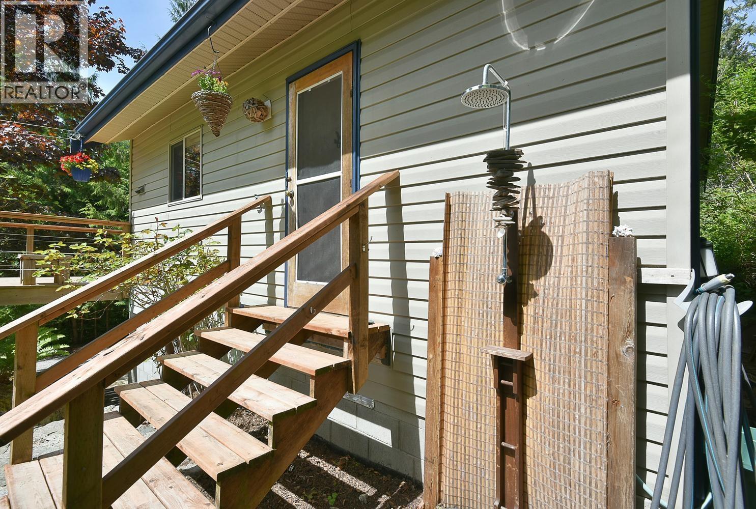 5794 Trout Lake Road, Halfmoon Bay, British Columbia  V7Z 1H1 - Photo 18 - R3124388