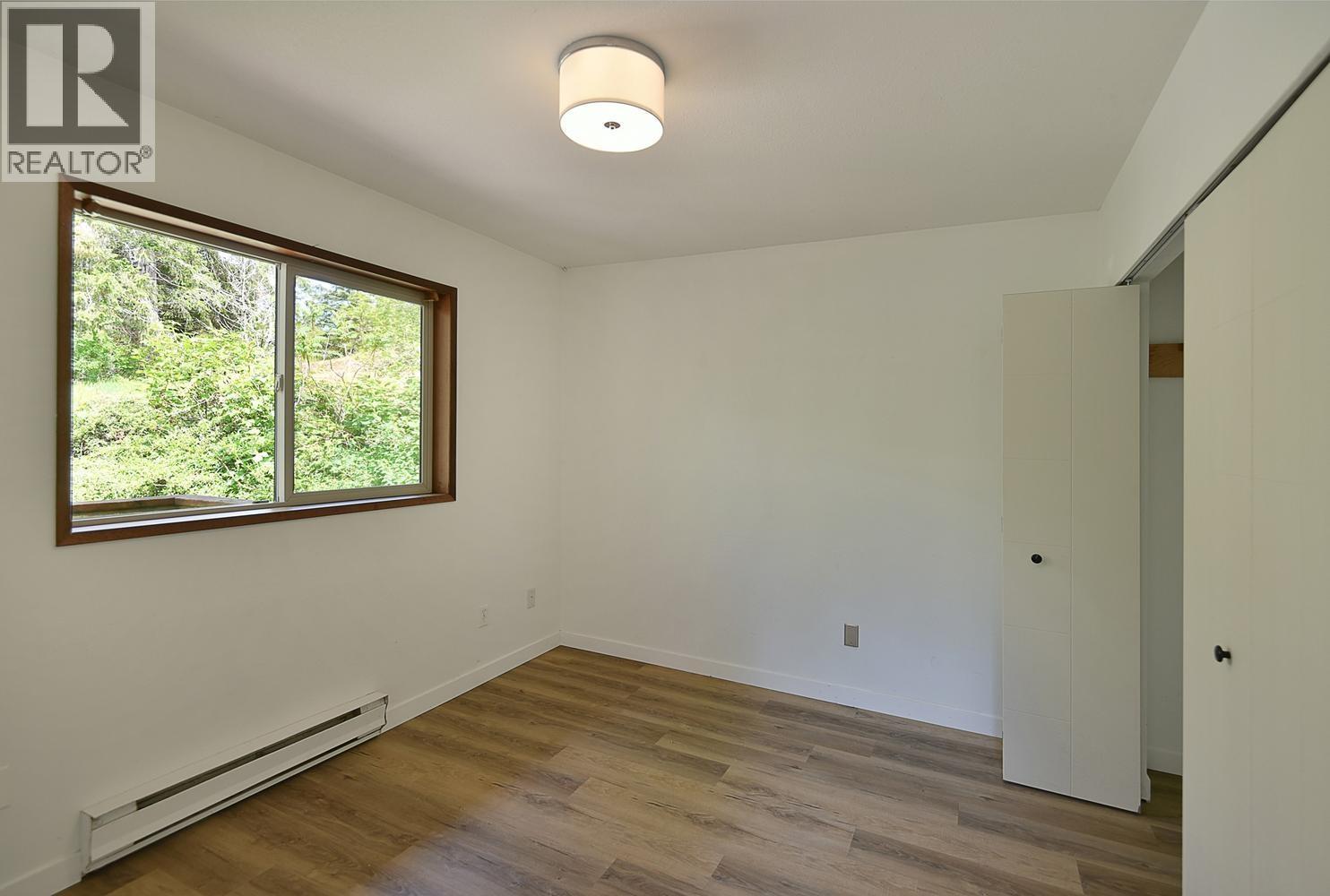 5794 Trout Lake Road, Halfmoon Bay, British Columbia  V7Z 1H1 - Photo 9 - R3124388