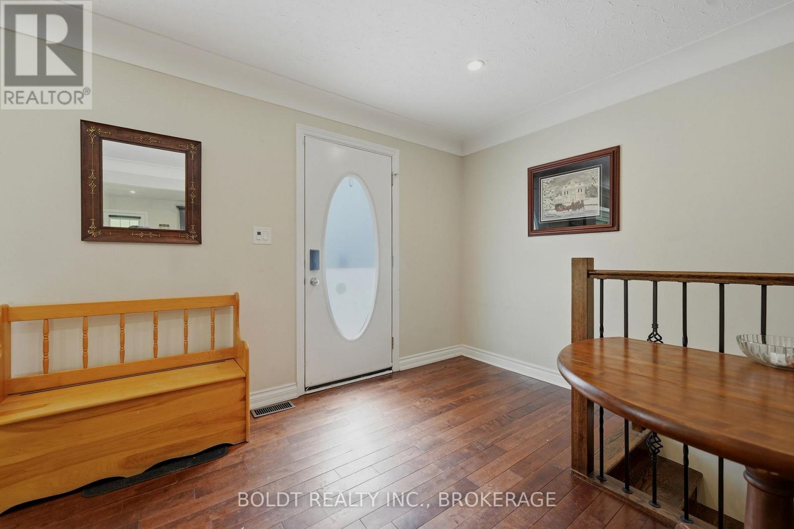 23 Woodelm Drive, St. Catharines, Ontario  L2M 4N5 - Photo 3 - X13138626