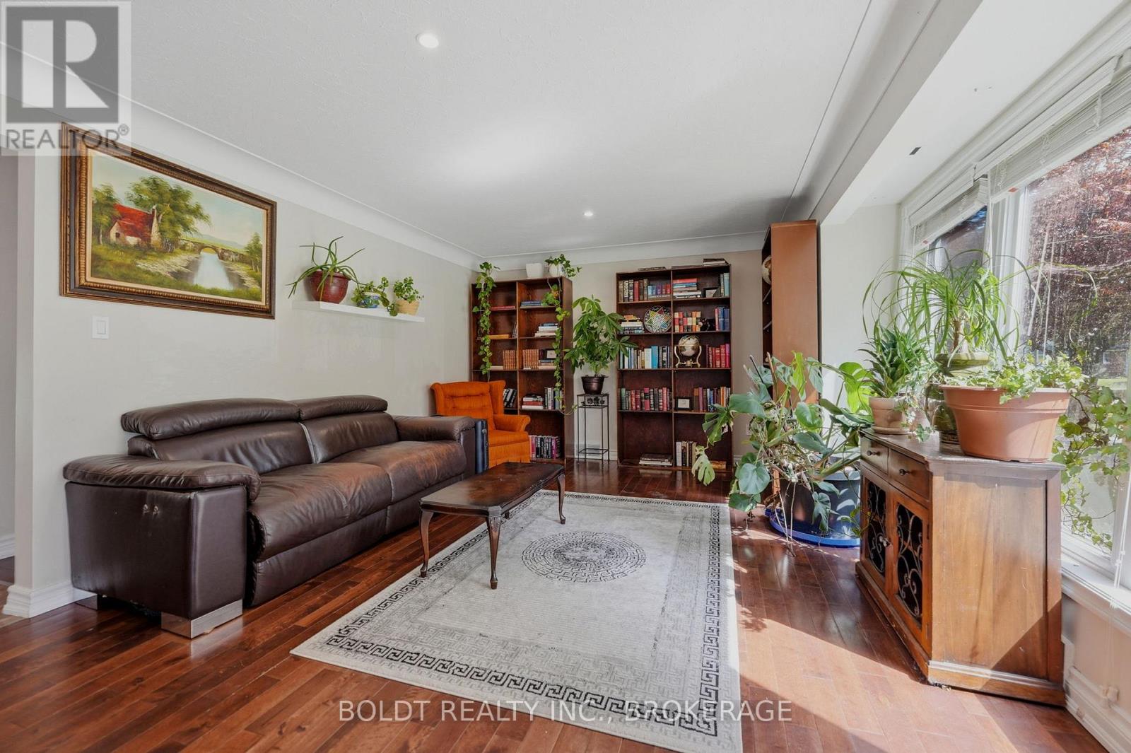 23 Woodelm Drive, St. Catharines, Ontario  L2M 4N5 - Photo 5 - X13138626