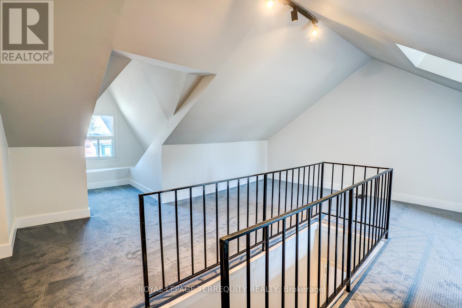 Upper - 743 Gerrard Street E, Toronto, Ontario  M4M 1Y5 - Photo 14 - E12906968