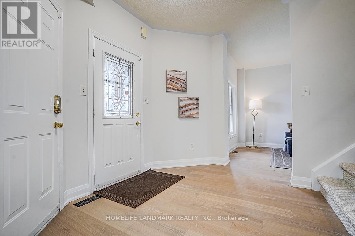 20 Joseph Crescent, Barrie (Painswick South), Ontario  L4N 0X9 - Photo 2 - S13138596