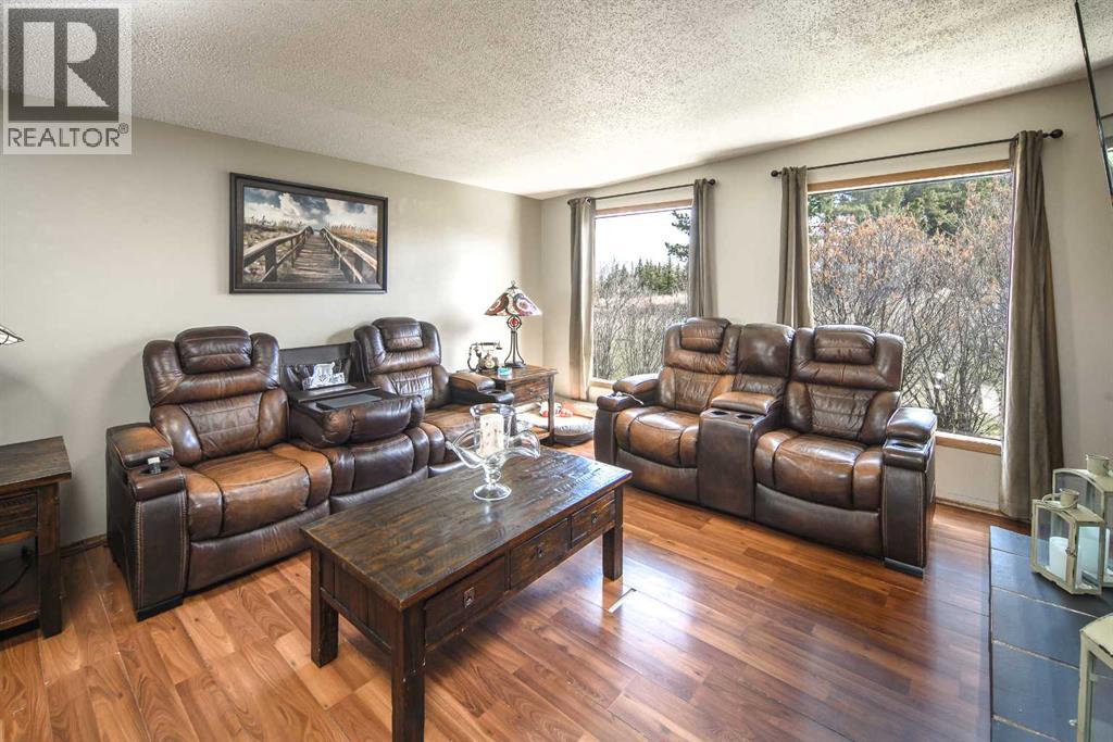 262057 Poplar Hill Drive, Rural Rocky View County, Alberta  T3R 1C7 - Photo 4 - A2308159