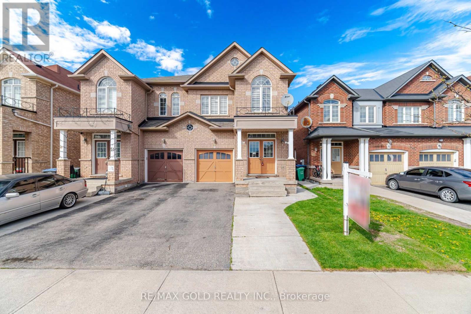 49 Interlude Drive, Brampton, Ontario  L6X 3B1 - Photo 2 - W13138582