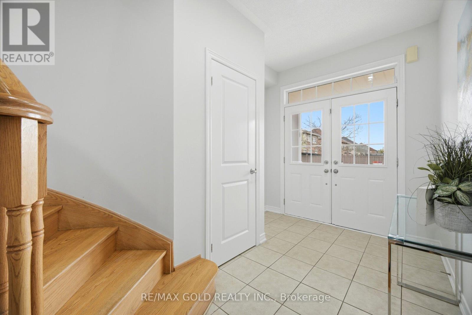 49 Interlude Drive, Brampton, Ontario  L6X 3B1 - Photo 4 - W13138582