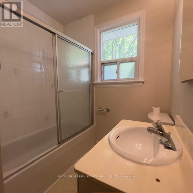 606 Pinegrove Road S, Oakville, Ontario  L6K 2C6 - Photo 19 - W13138614