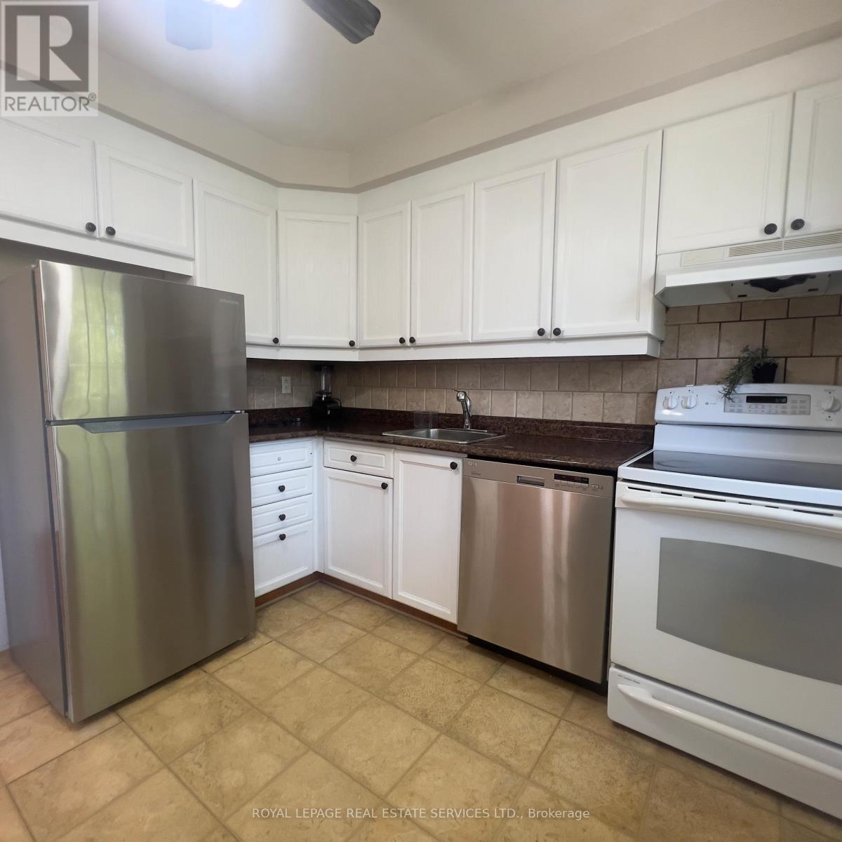 606 Pinegrove Road S, Oakville, Ontario  L6K 2C6 - Photo 9 - W13138614