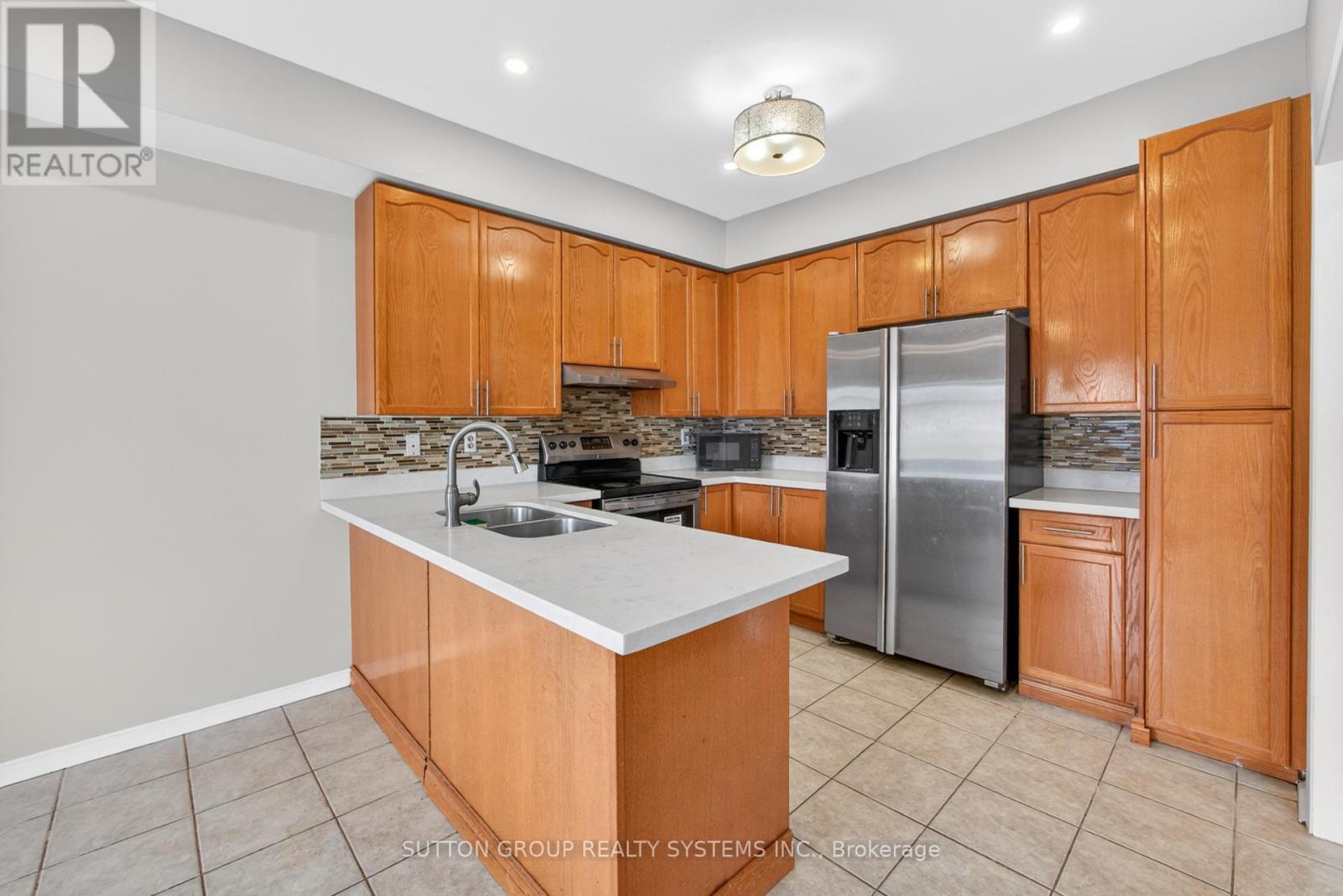 6556 Opera Glass Crescent S, Mississauga, Ontario  L5W 1S1 - Photo 16 - W13138616