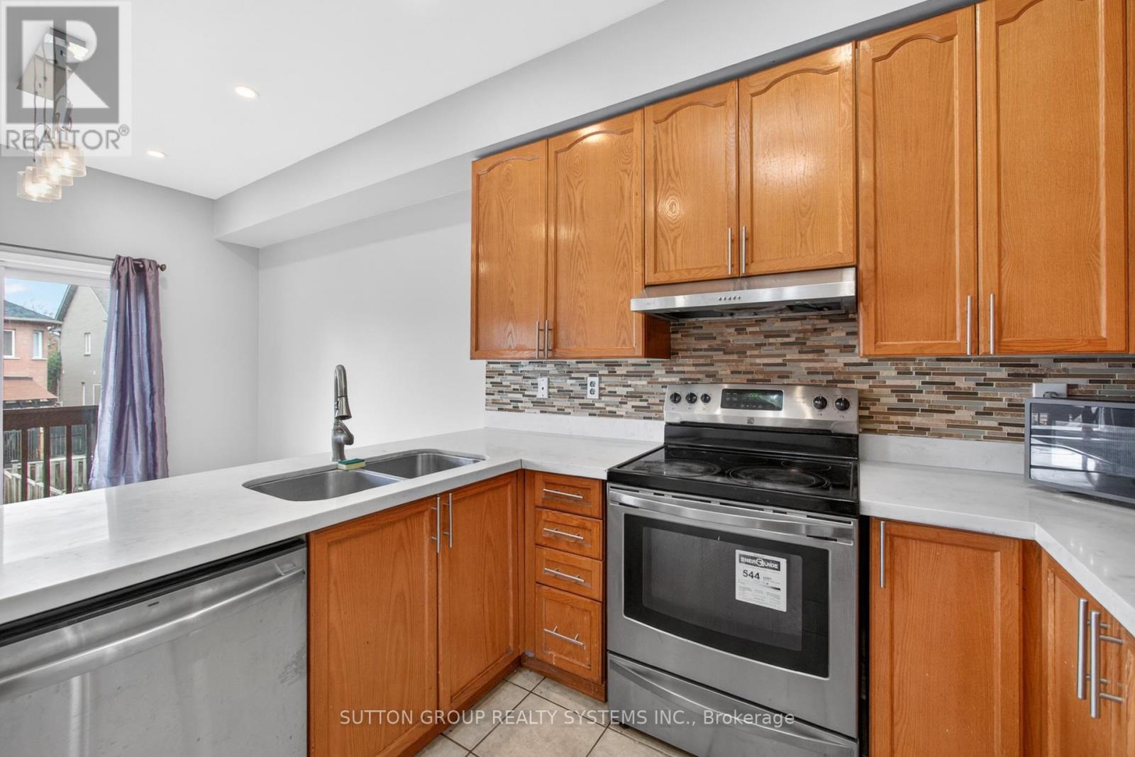 6556 Opera Glass Crescent S, Mississauga, Ontario  L5W 1S1 - Photo 19 - W13138616
