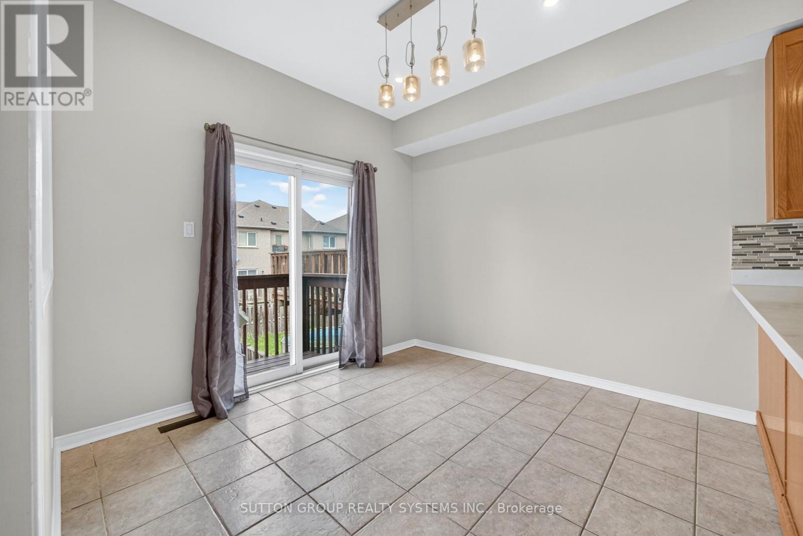 6556 Opera Glass Crescent S, Mississauga, Ontario  L5W 1S1 - Photo 21 - W13138616