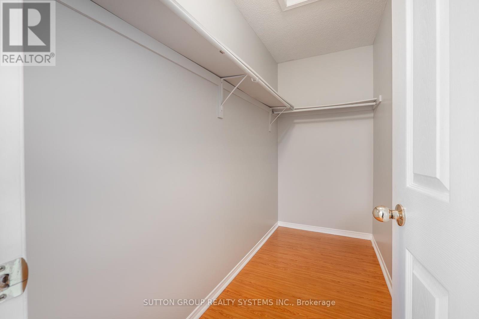 6556 Opera Glass Crescent S, Mississauga, Ontario  L5W 1S1 - Photo 35 - W13138616