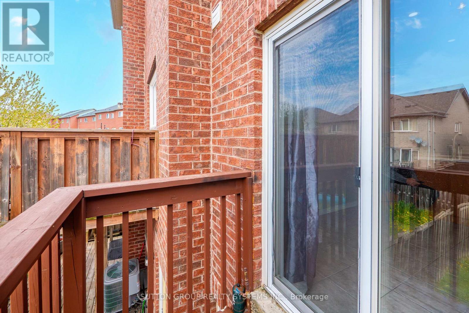 6556 Opera Glass Crescent S, Mississauga, Ontario  L5W 1S1 - Photo 37 - W13138616
