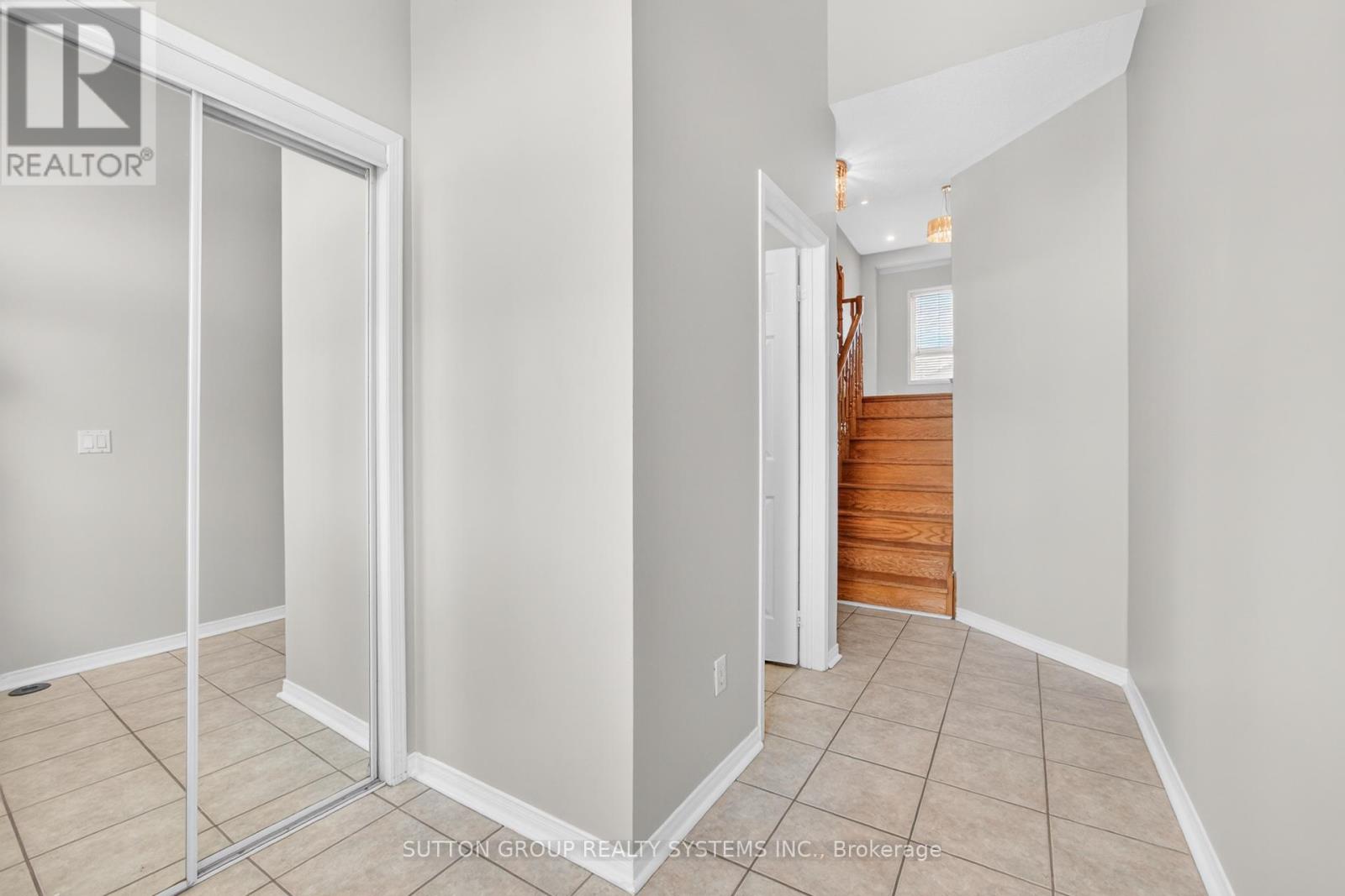 6556 Opera Glass Crescent S, Mississauga, Ontario  L5W 1S1 - Photo 5 - W13138616