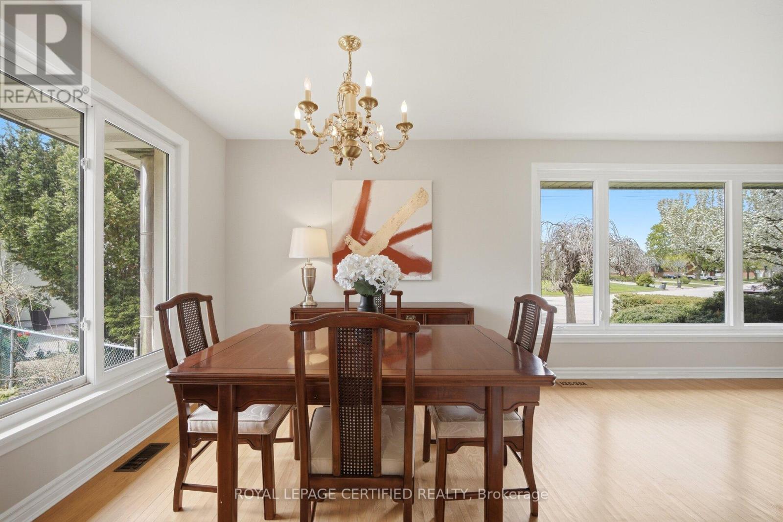 34 Warbeck Place, Toronto, Ontario  M9R 3C3 - Photo 10 - W13138628