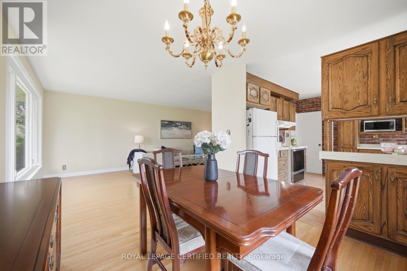 34 Warbeck Place, Toronto, Ontario  M9R 3C3 - Photo 11 - W13138628