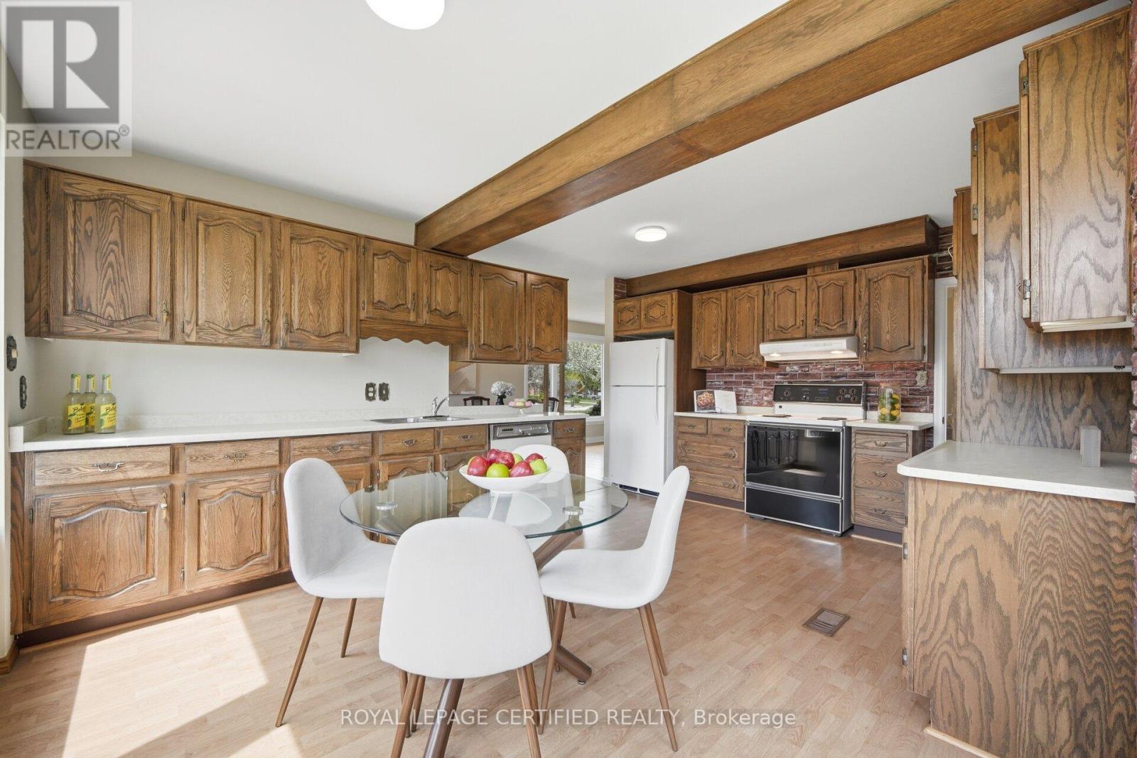 34 Warbeck Place, Toronto, Ontario  M9R 3C3 - Photo 14 - W13138628
