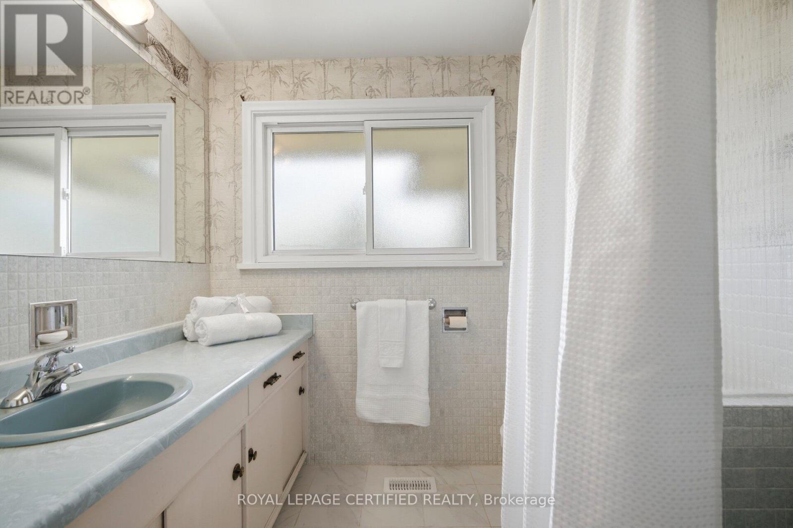 34 Warbeck Place, Toronto, Ontario  M9R 3C3 - Photo 22 - W13138628