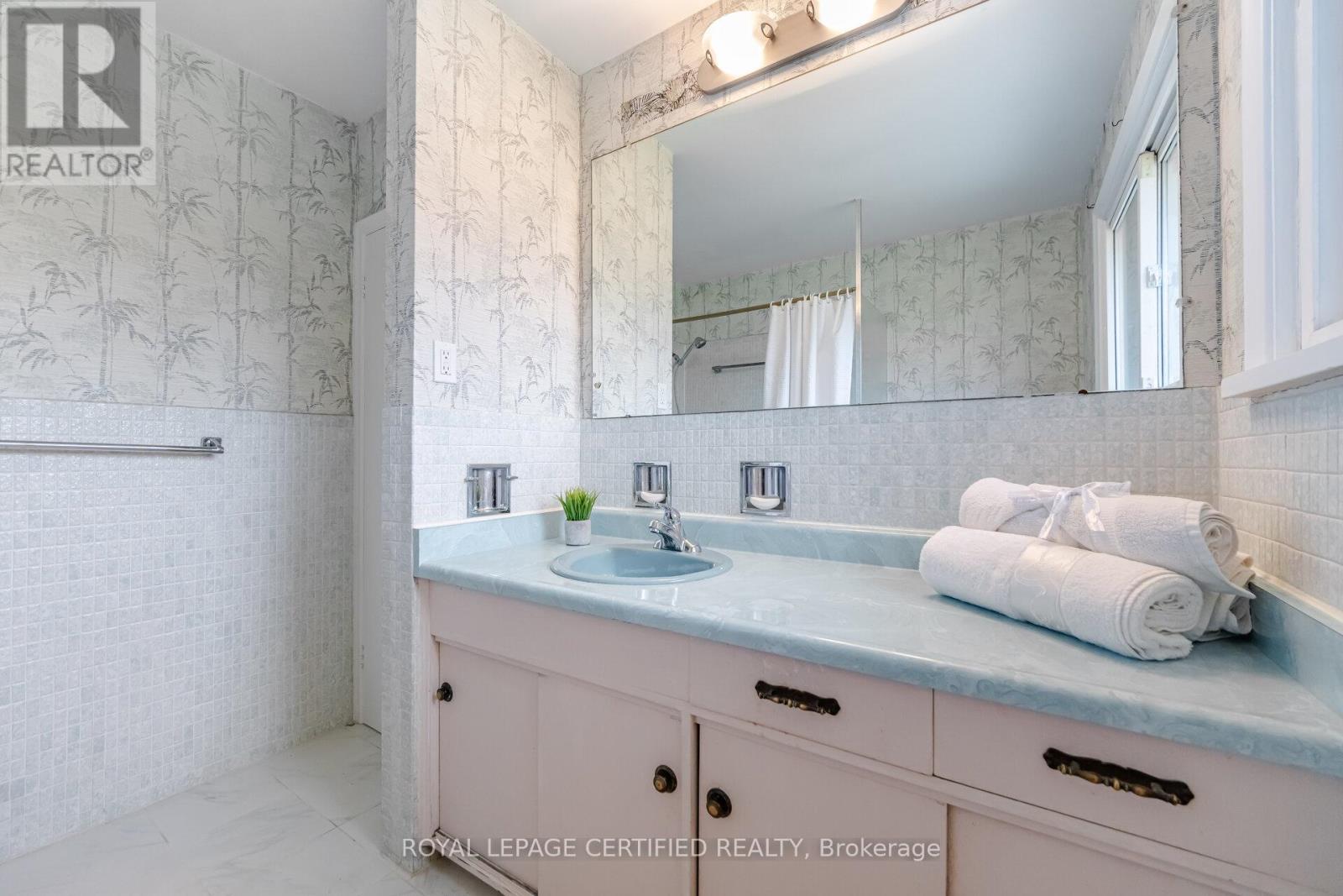 34 Warbeck Place, Toronto, Ontario  M9R 3C3 - Photo 23 - W13138628