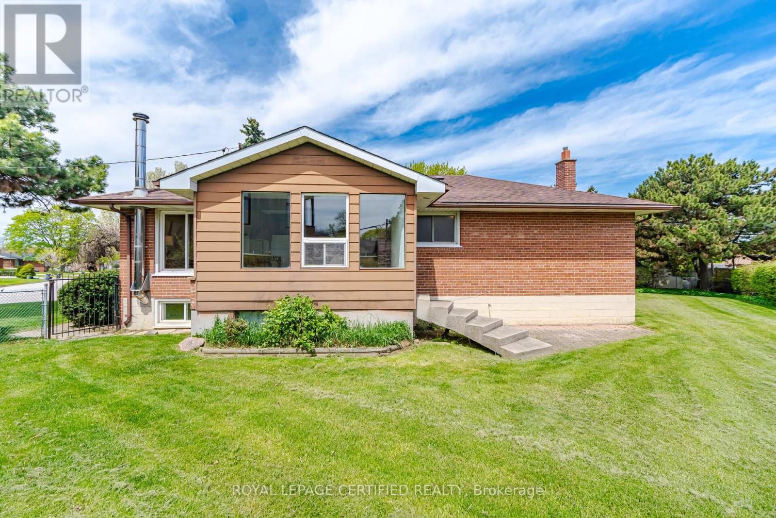 34 Warbeck Place, Toronto, Ontario  M9R 3C3 - Photo 38 - W13138628