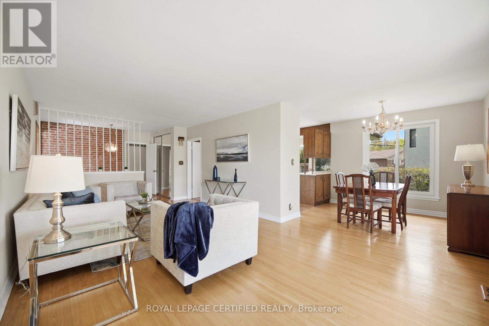 34 Warbeck Place, Toronto, Ontario  M9R 3C3 - Photo 8 - W13138628