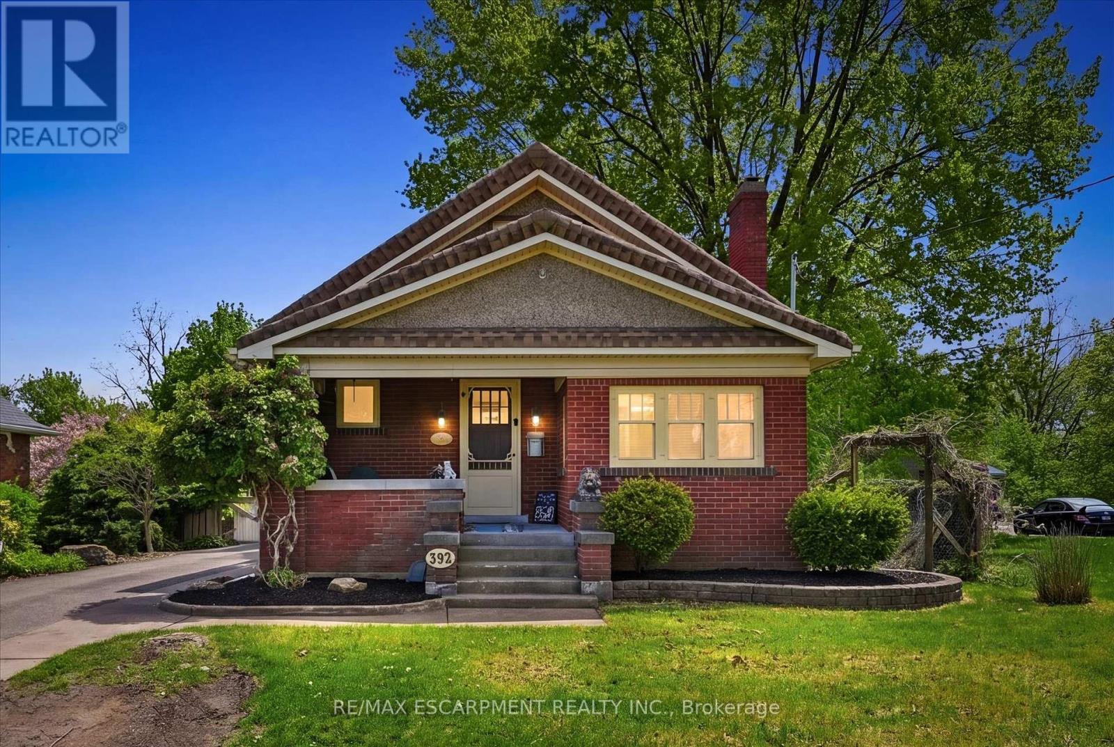 392 Queenston Street, St. Catharines, Ontario  L2P 2X9 - Photo 1 - X13138566
