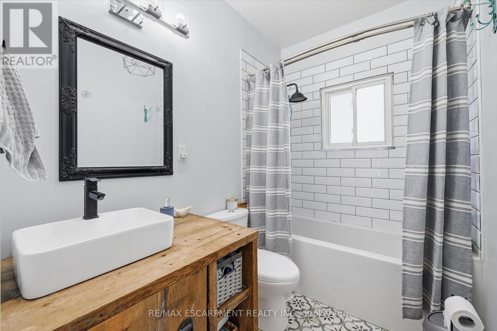 392 Queenston Street, St. Catharines, Ontario  L2P 2X9 - Photo 17 - X13138566