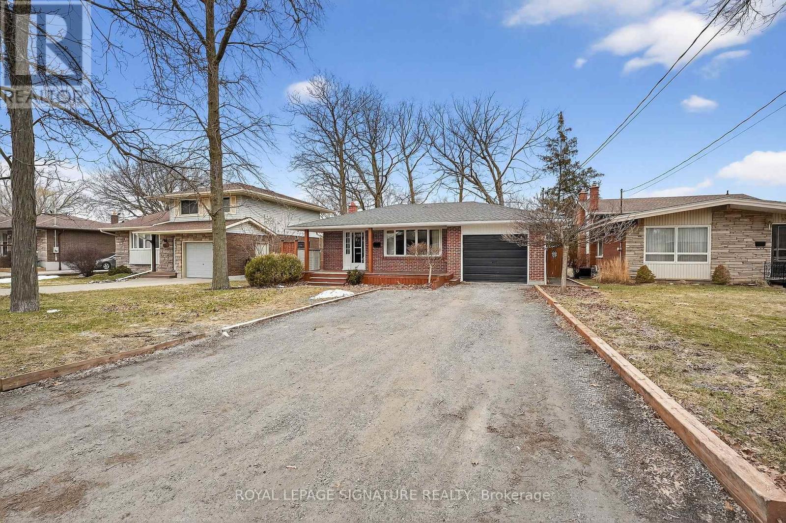 55 Burness Drive, St. Catharines, Ontario  L2P 1J4 - Photo 2 - X13138572