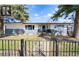 202 3 Avenue E, Bow Island, Alberta