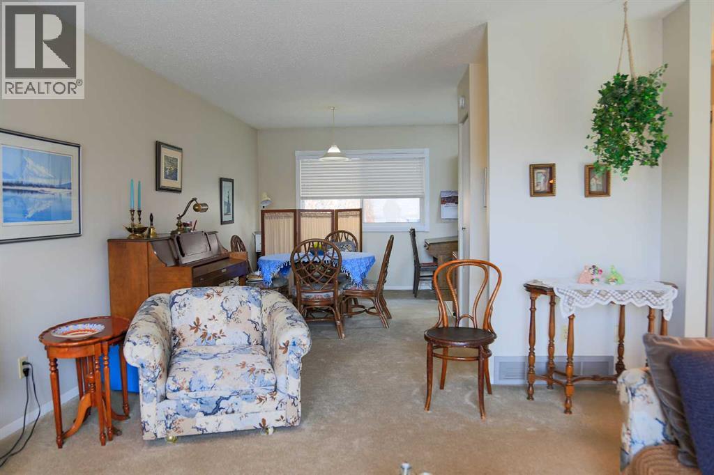 3004 25 Avenue SW, Calgary, Alberta  T3E 0K4 - Photo 10 - A2308879