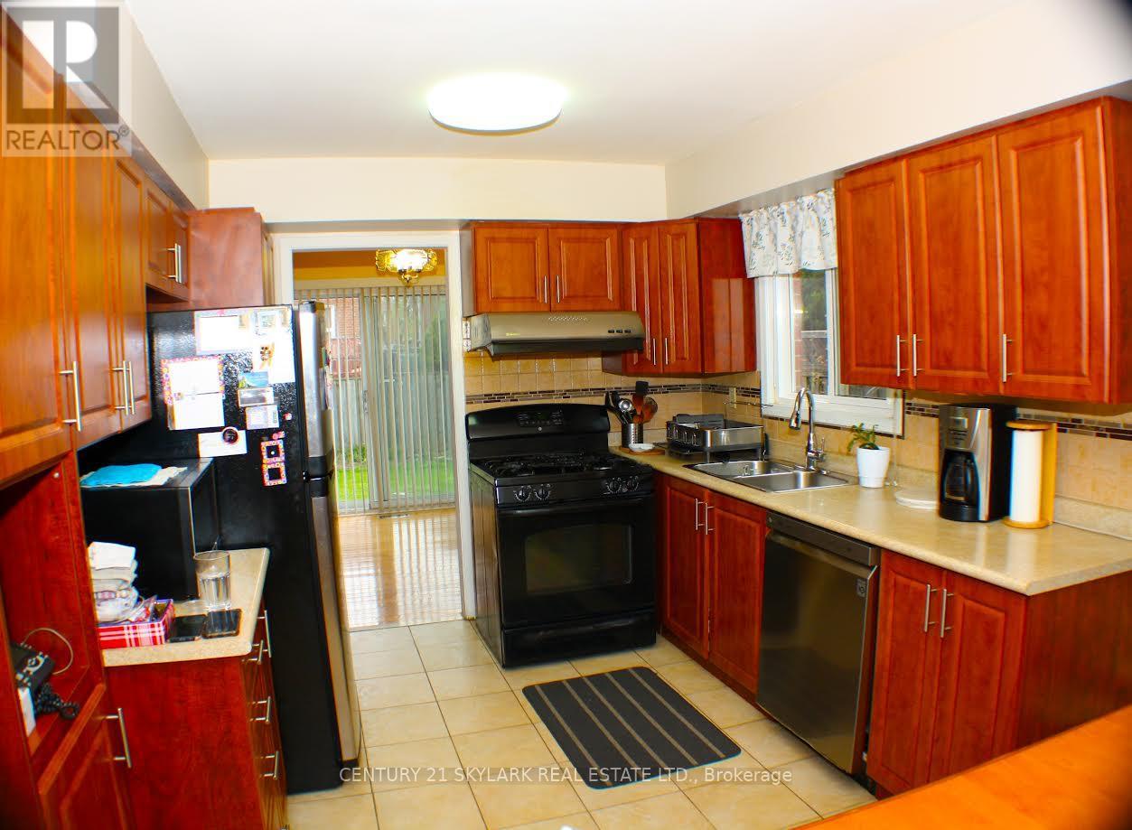 173 Lech Walesa Drive, Mississauga, Ontario  L5B 3H1 - Photo 9 - W13117136
